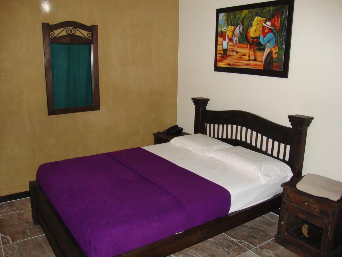 Hotel Emperatriz Armenia  Eksteriør billede
